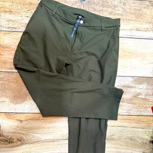 Lululemon ABC Classic Fit Warpstreme Chino 32” Olive Green Performance Pants.
